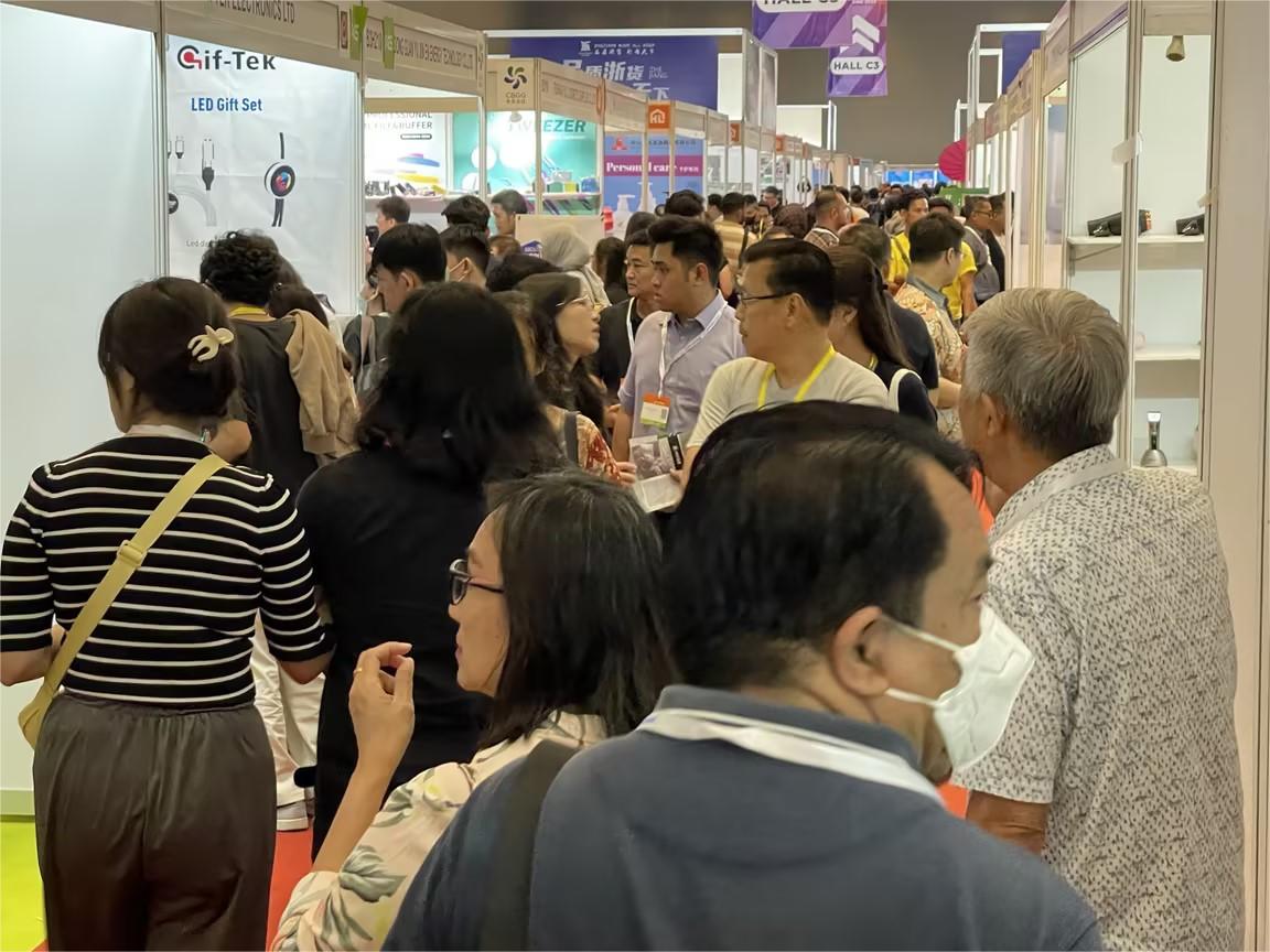 米奥兰特 · 印尼 AES 展 现场(展馆主通道人流)